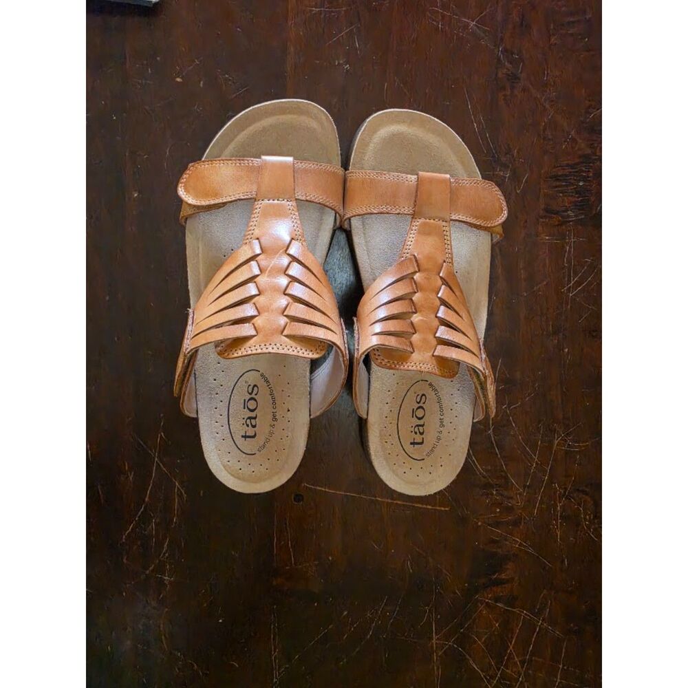 Taos Wonderful sandals Size 7 like new